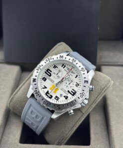 BREITLING RUBBER STRAP WRISTWATCH