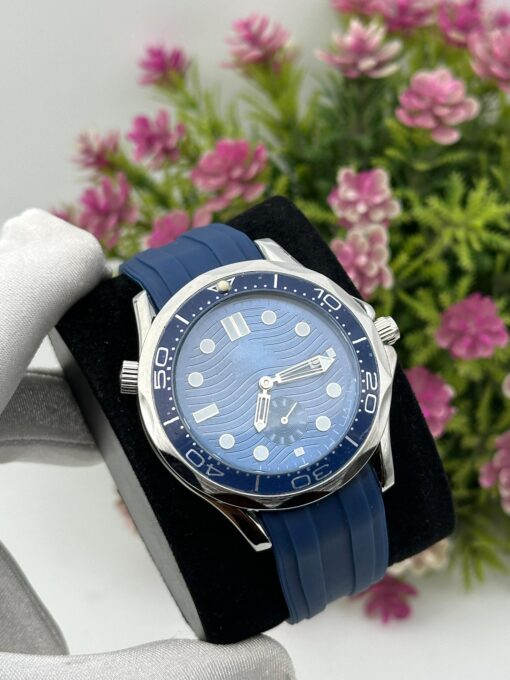 OMEGA RUBBER STRAP WRISTWATCH - Image 3