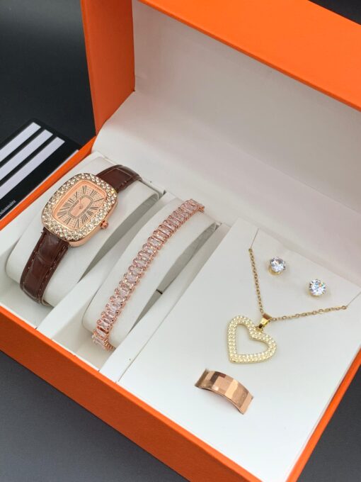 UNIQUE LADIES WRISTWATCH SET - Image 8