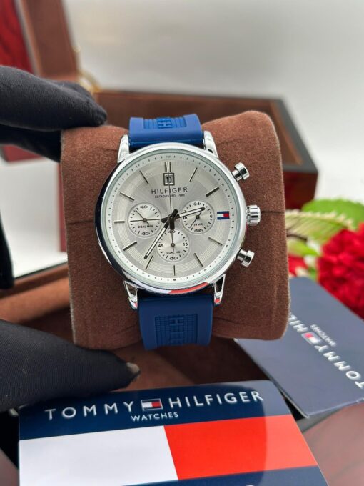 TOMMY HILFIGER RUBBER STRAP WRISTWATCH - Image 4