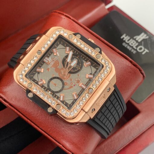 HUBLOT RUBBER STRAP WRISTWATCH