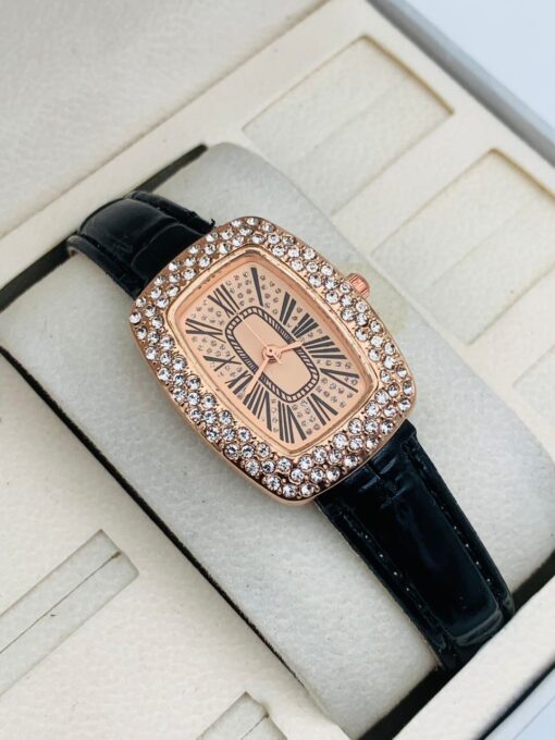 LADIES LEATHER STRAP WATCH - Image 4