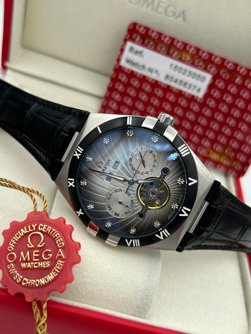 BEAUTIFUL OMEGA ACTIVE CHRONOGRAPH WATCH