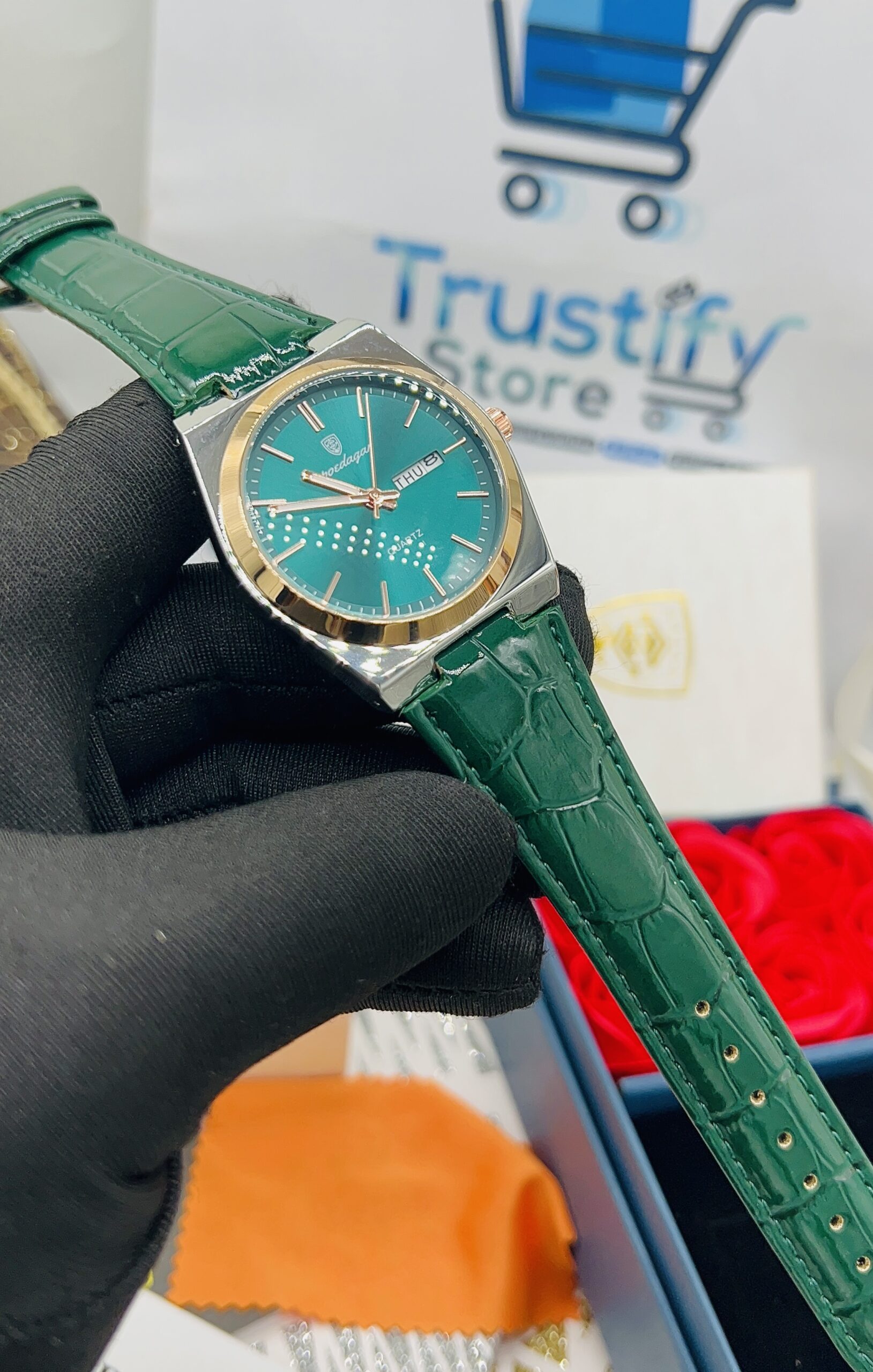 Poedagar Leather-Strapped Wristwatch - Image 2