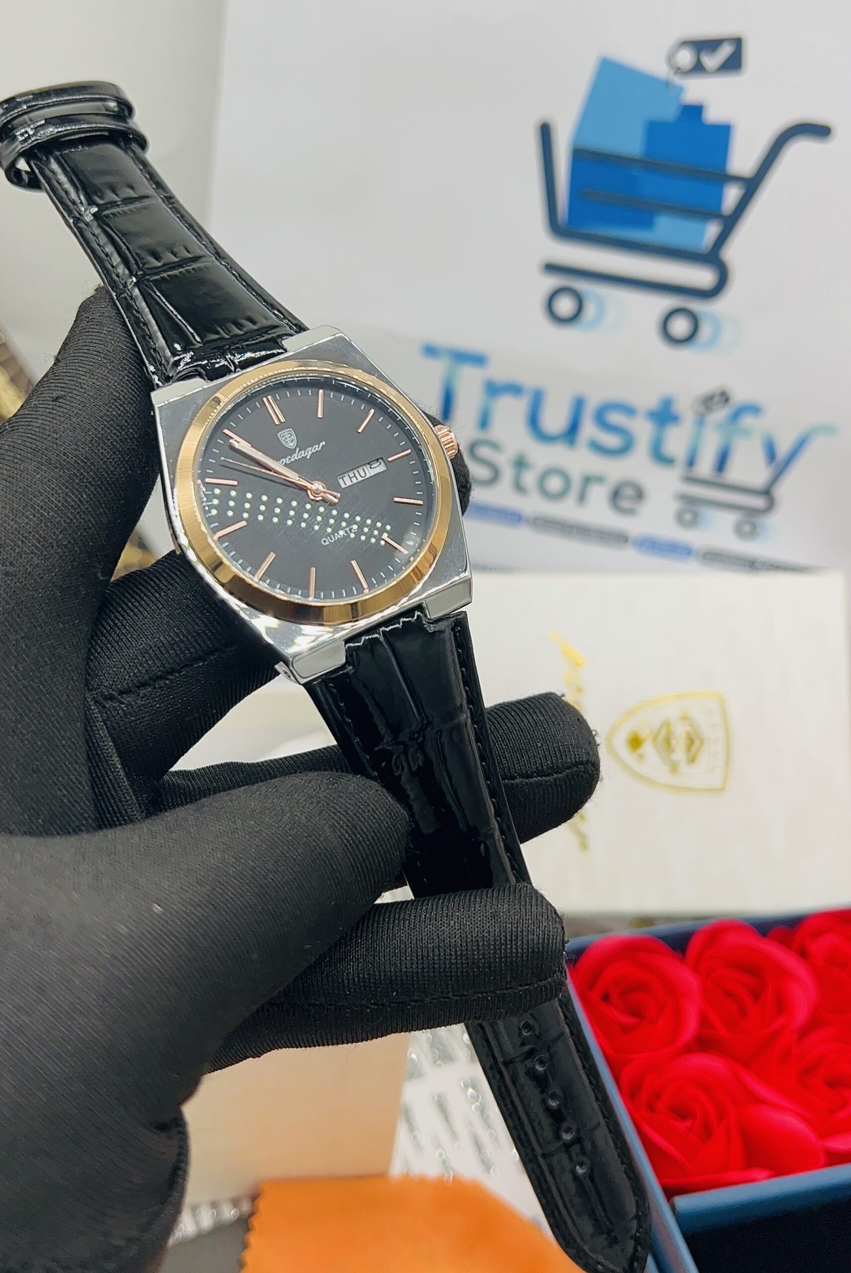 Poedagar Leather-Strapped Wristwatch - Image 4