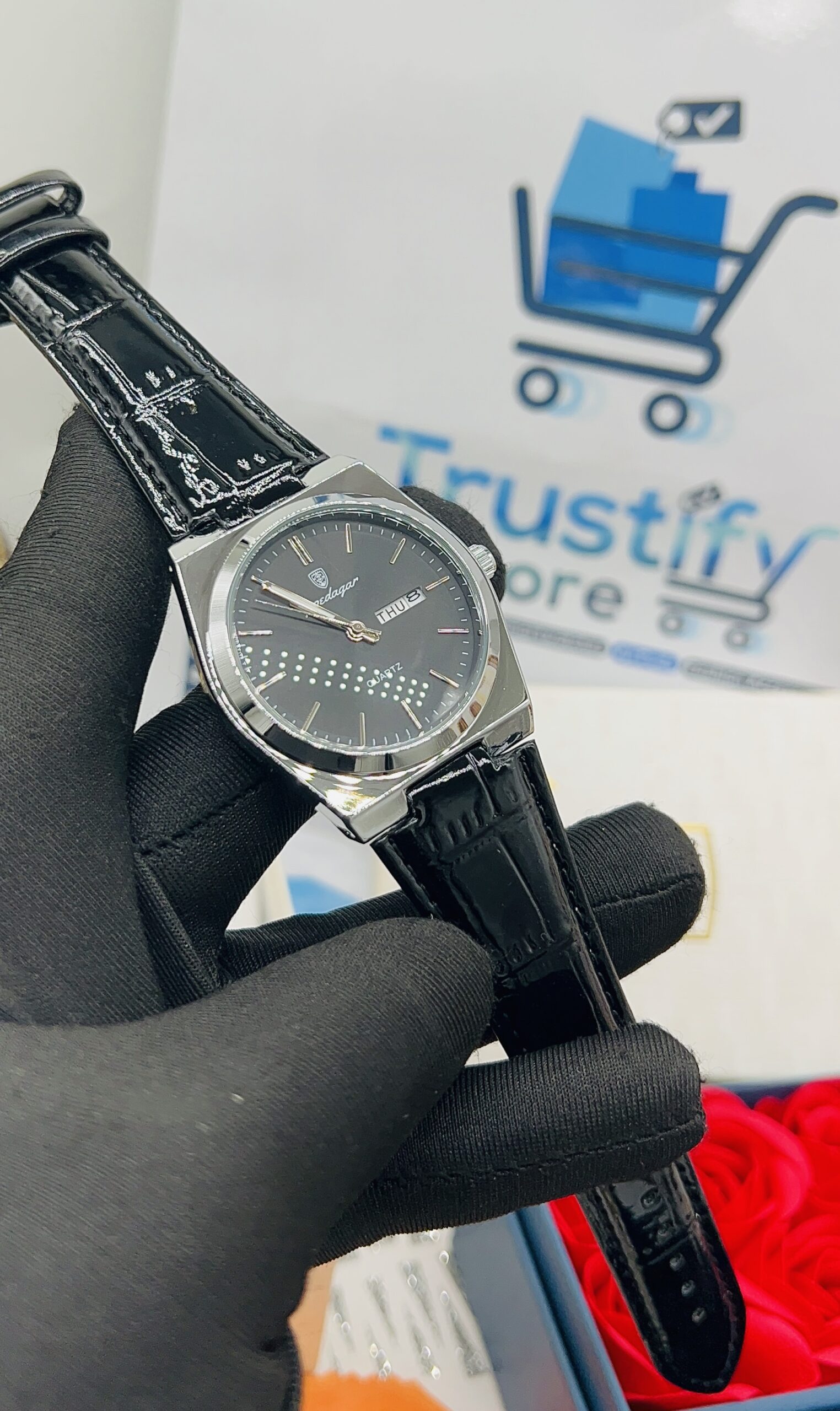 Poedagar Leather-Strapped Wristwatch - Image 5